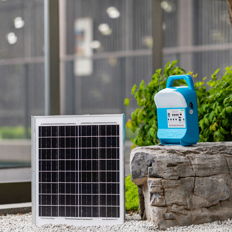 Sistema de iluminación solar para el hogar TV y ventilador - Fuente de energía Eficiente y portátil de batería de iones de litio para energía solar