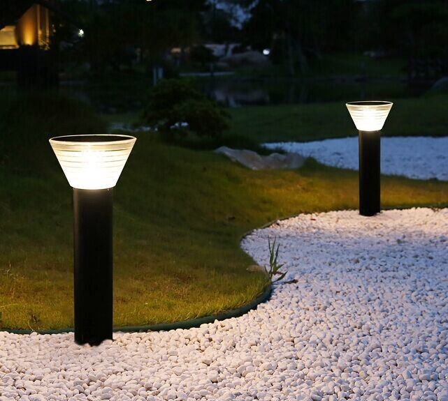 La venta al por mayor de la fábrica llevó las luces solares al aire libre impermeables del jardín de las lámparas IP 65 del césped