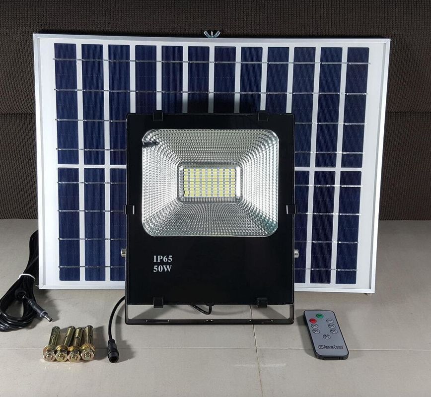Reflector de la energía solar LED de Synsvo de la rejilla con la luz solar de la cartelera del sensor 500W