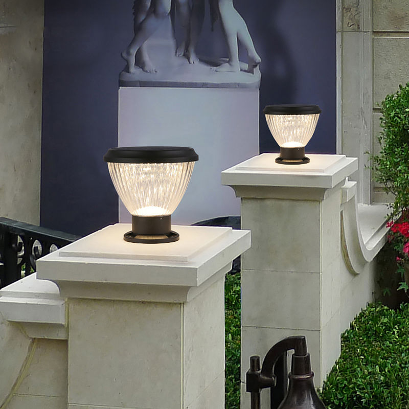 Decoración impermeable al aire libre solar toda del jardín LED en una luz del pilar de la lámpara