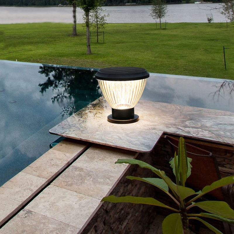 Decoración impermeable al aire libre solar toda del jardín LED en una luz del pilar de la lámpara