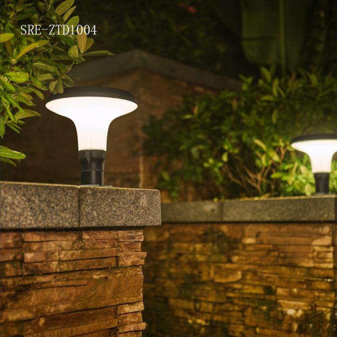 Luz accionada solar de la decoración de la luz del pilar del artículo al aire libre LED de la prenda impermeable del estilo contemporáneo