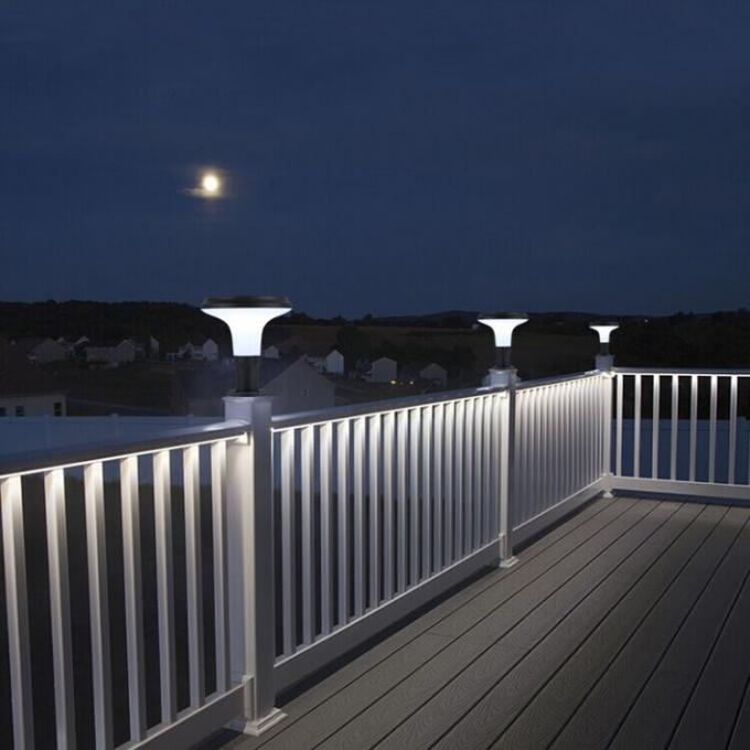 Luz accionada solar de la decoración de la luz del pilar del artículo al aire libre LED de la prenda impermeable del estilo contemporáneo