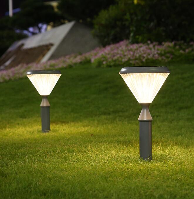 Luces solares del paisaje del chalet de 3W de la puerta del jardín al aire libre brillante caliente blanco caliente elegante de la decoración